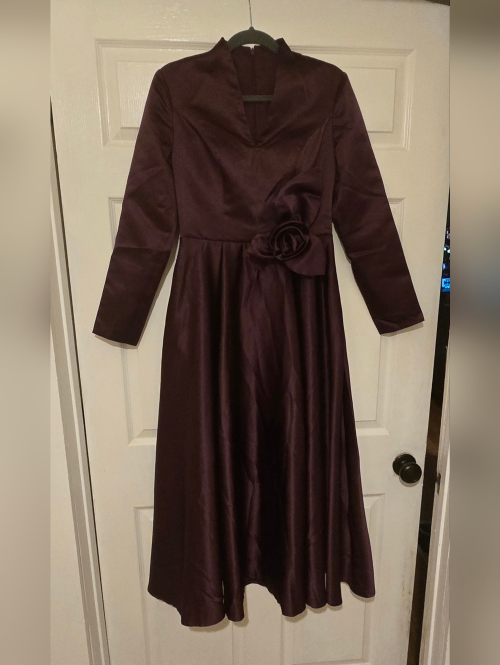 Purple Plum Beautiful Gown. Perfect Mother Of The Bride/groom Dress